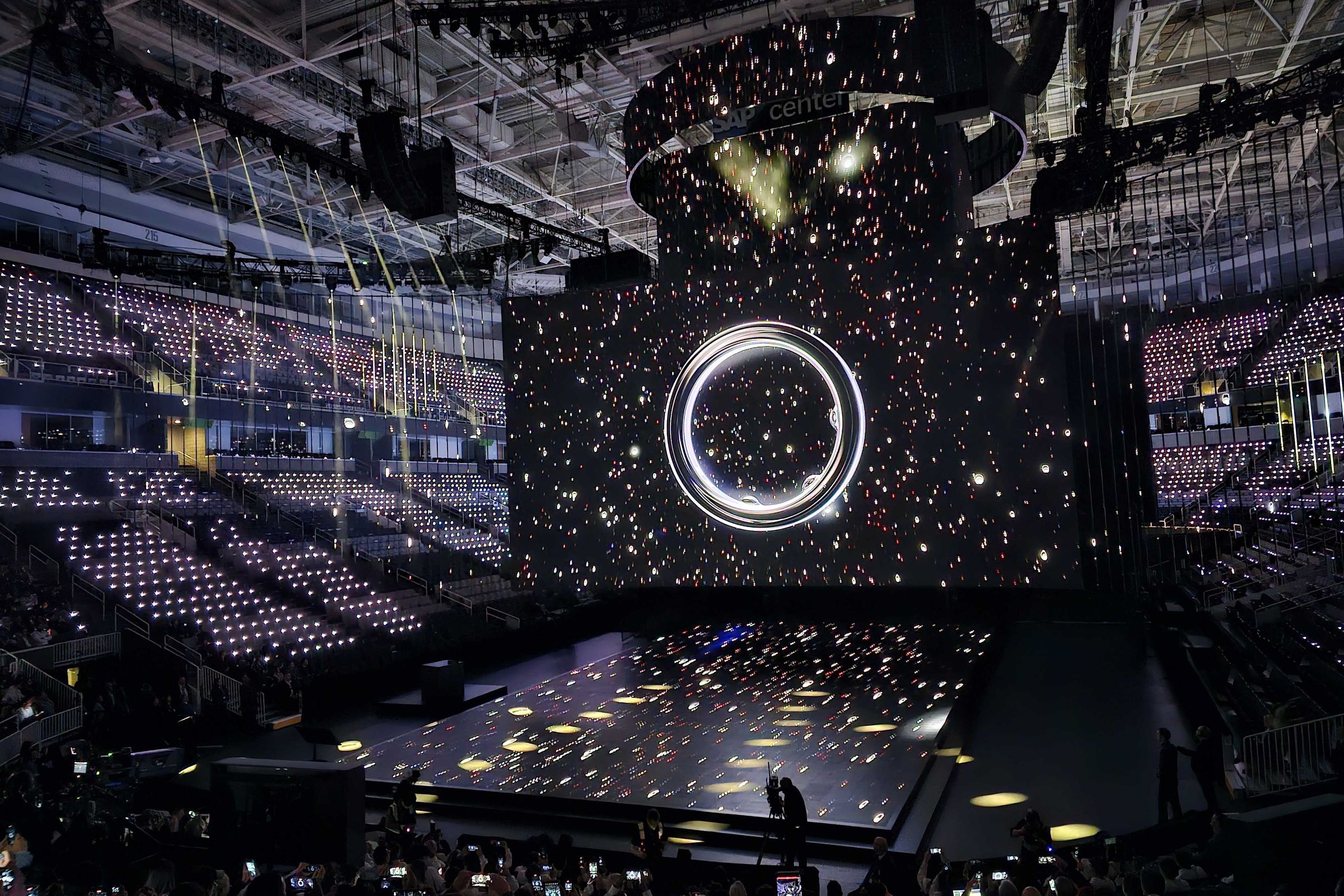 [MWC 2024] Samsung deschide era smartphone-urilor AI si prezinta Galaxy Ring la MWC Barcelona 2024