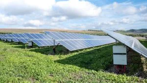 Apple intensifica investitiile in energie verde si apa in intreaga lume