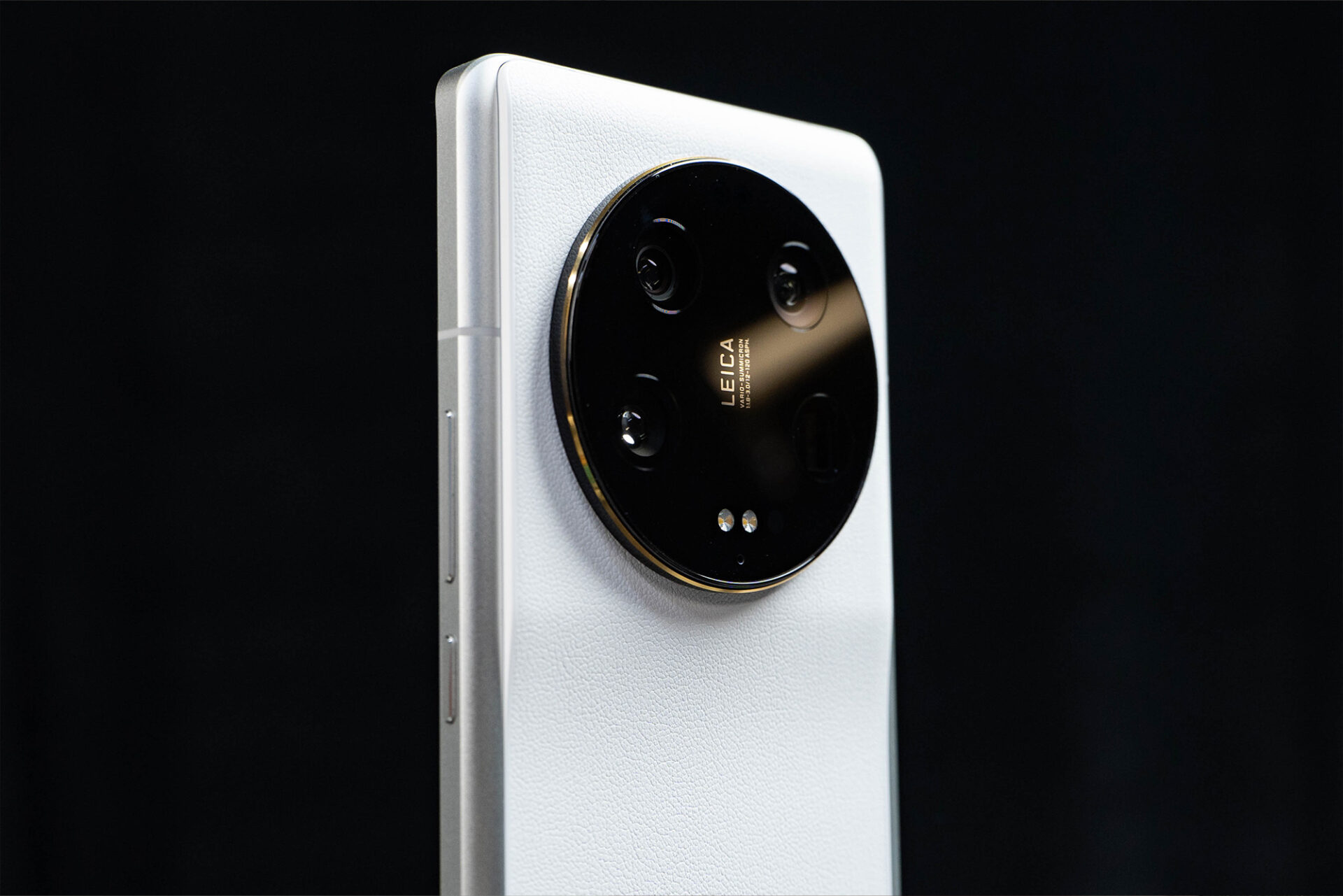 Xiaomi lanseaza global seria Xiaomi 14 cu Optica Leica de urmatoare generatie, alimentata de Xiaomi HyperOS