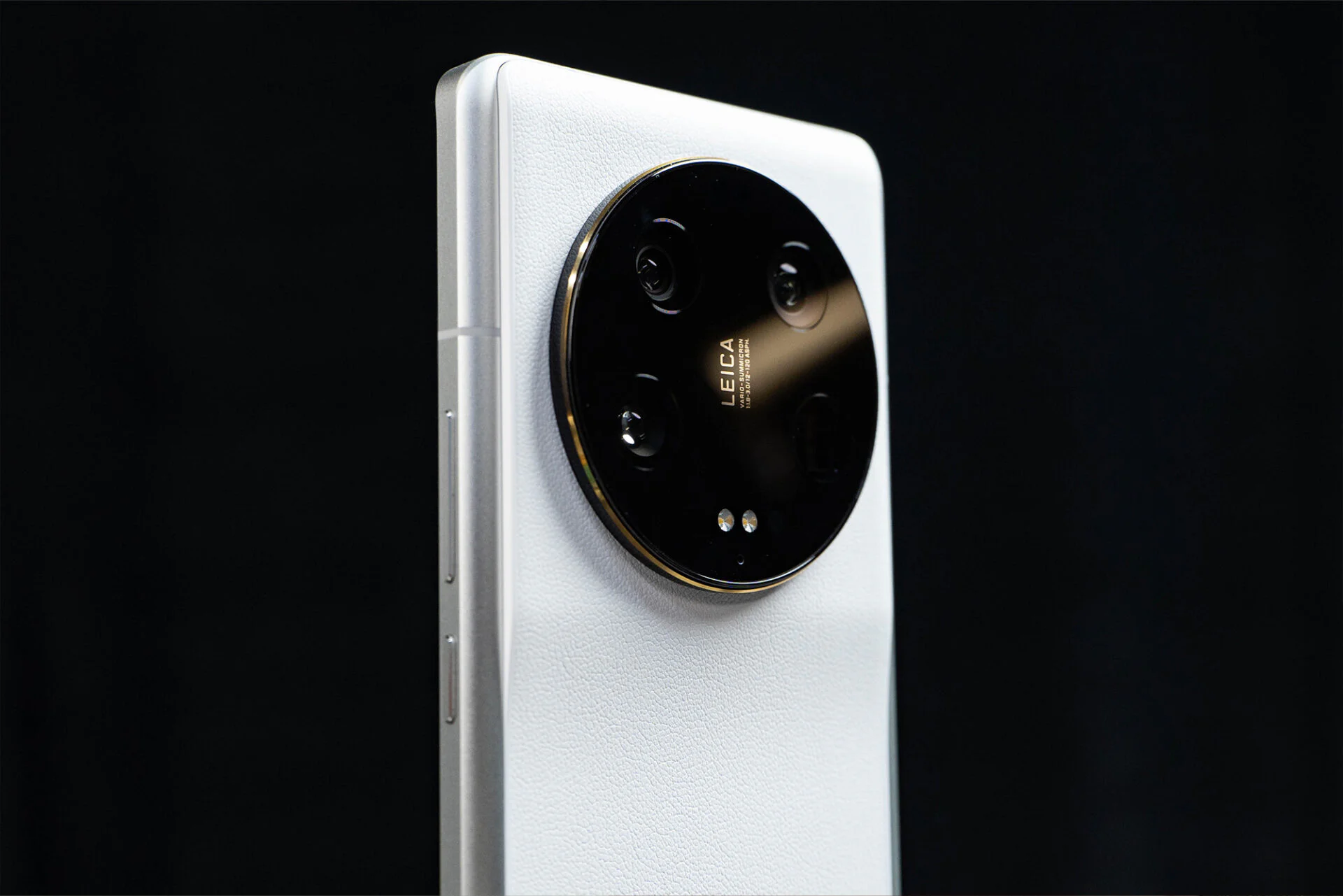 Xiaomi lanseaza global seria Xiaomi 14 cu Optica Leica de urmatoare generatie, alimentata de Xiaomi HyperOS